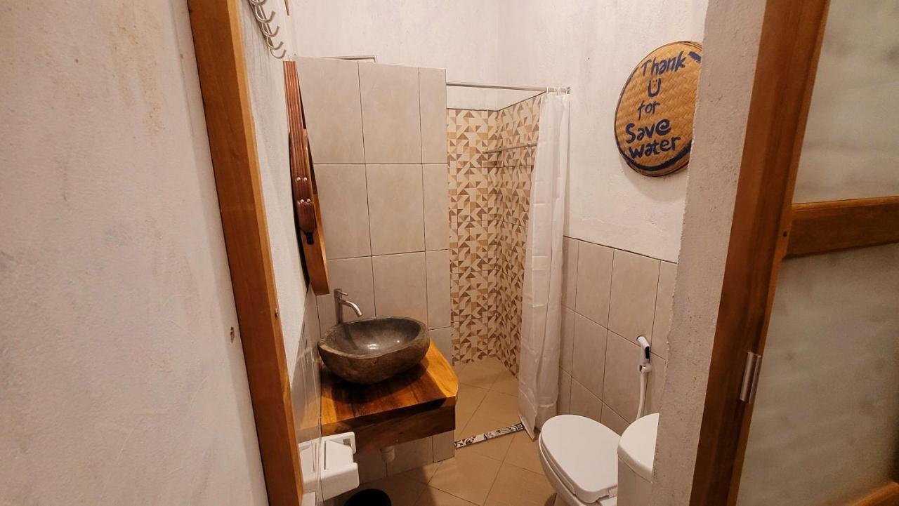 Al Kabron Inn Karimunjawa Buitenkant foto